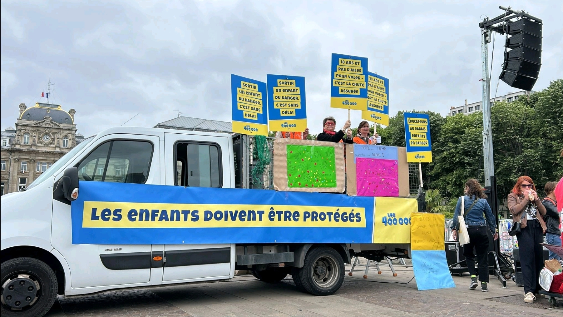 You are currently viewing Les Radicaux de Gauche unissent leurs voix pour la Protection de l’Enfance et soutiennent la Mobilisation des 400 000