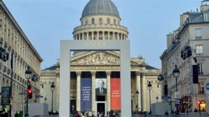 Lire la suite à propos de l’article Panthéonisation de Robert Badinter : la Nation célèbre l’humanisme et la justice