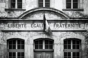 Lire la suite à propos de l’article Solidarité avec l’enseignante agressée à Sanary-sur-Mer