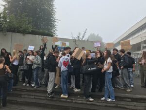 Lire la suite à propos de l’article Lycées : entendre la jeunesse, protéger la République
